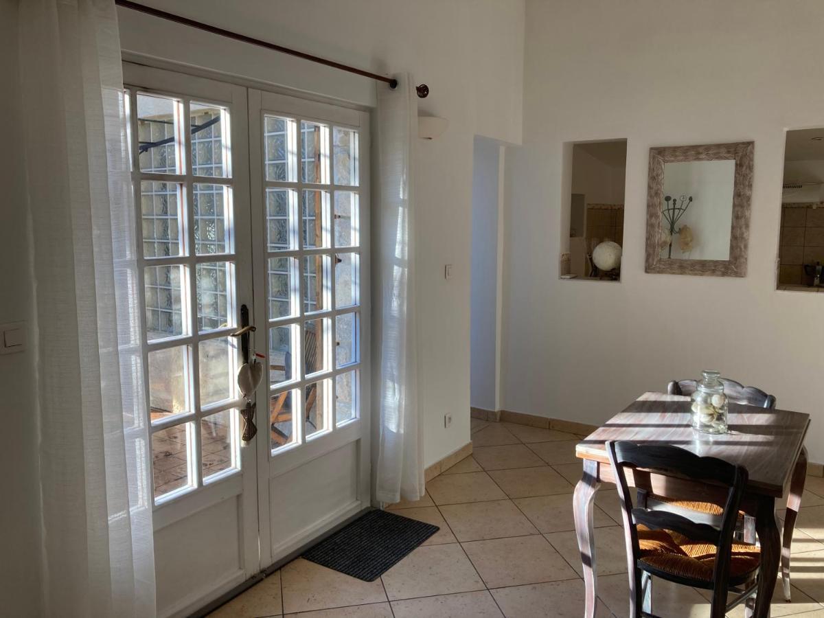 Gite Encore Un Soir Hyères Esterno foto